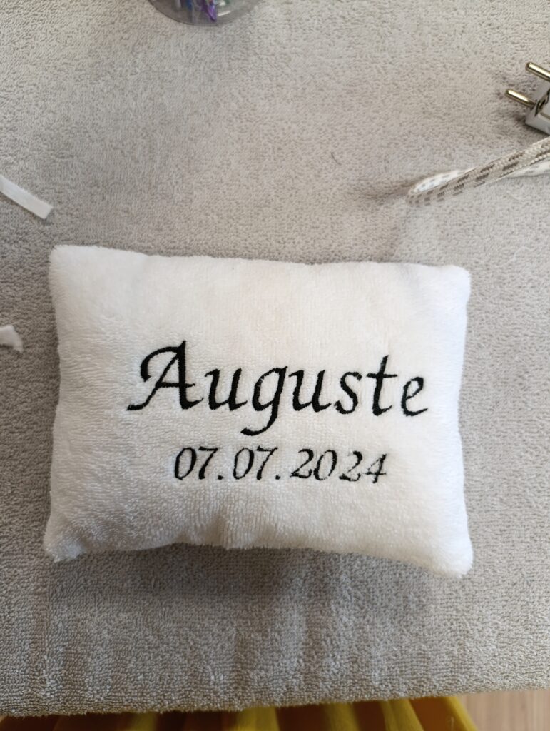 broderie numérique sur coussin